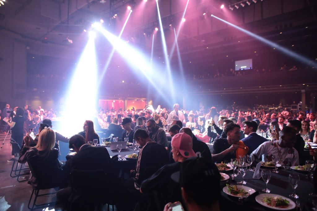 Plateia na cerimônia