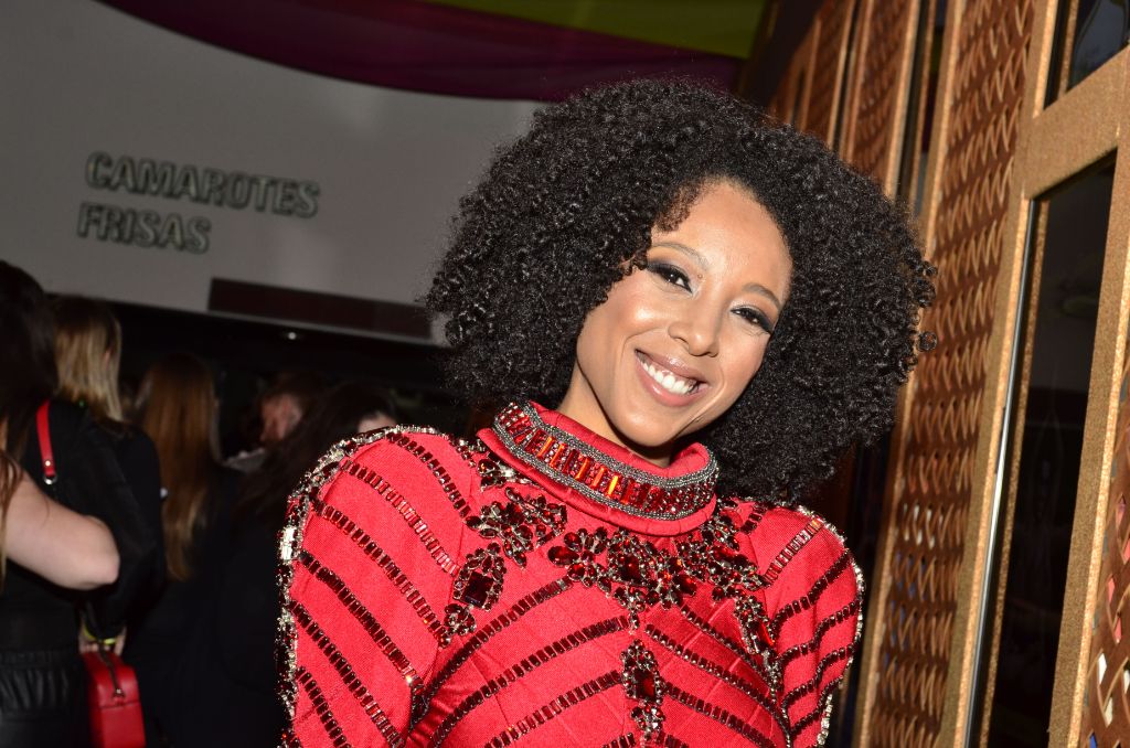 Convidada de vermelho