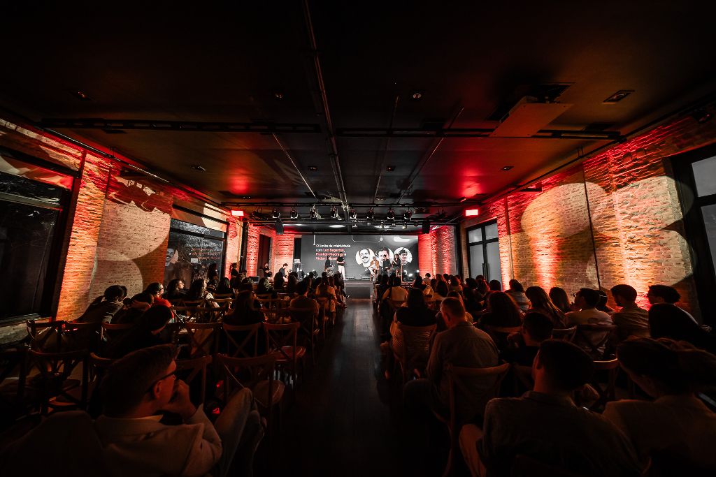 +15 horas de conteúdo